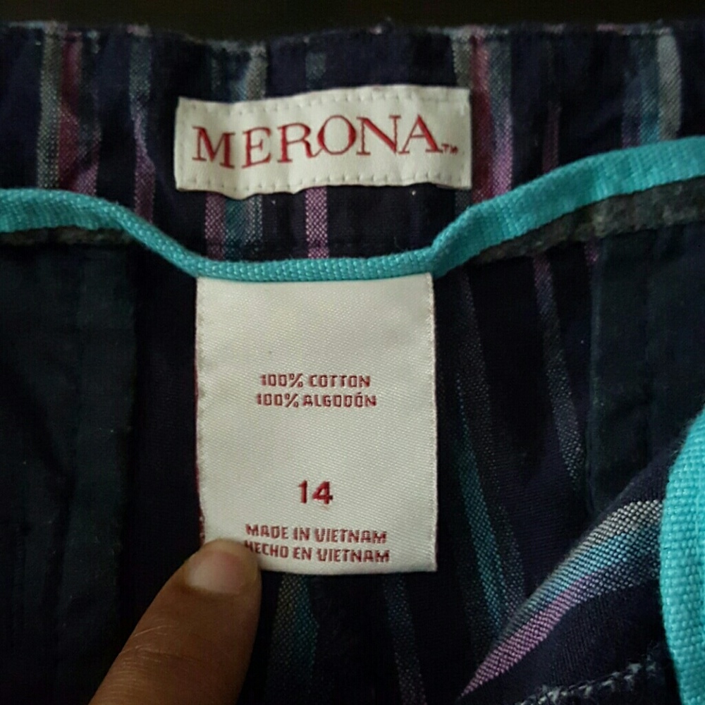Shorts - Picture 2 of 3